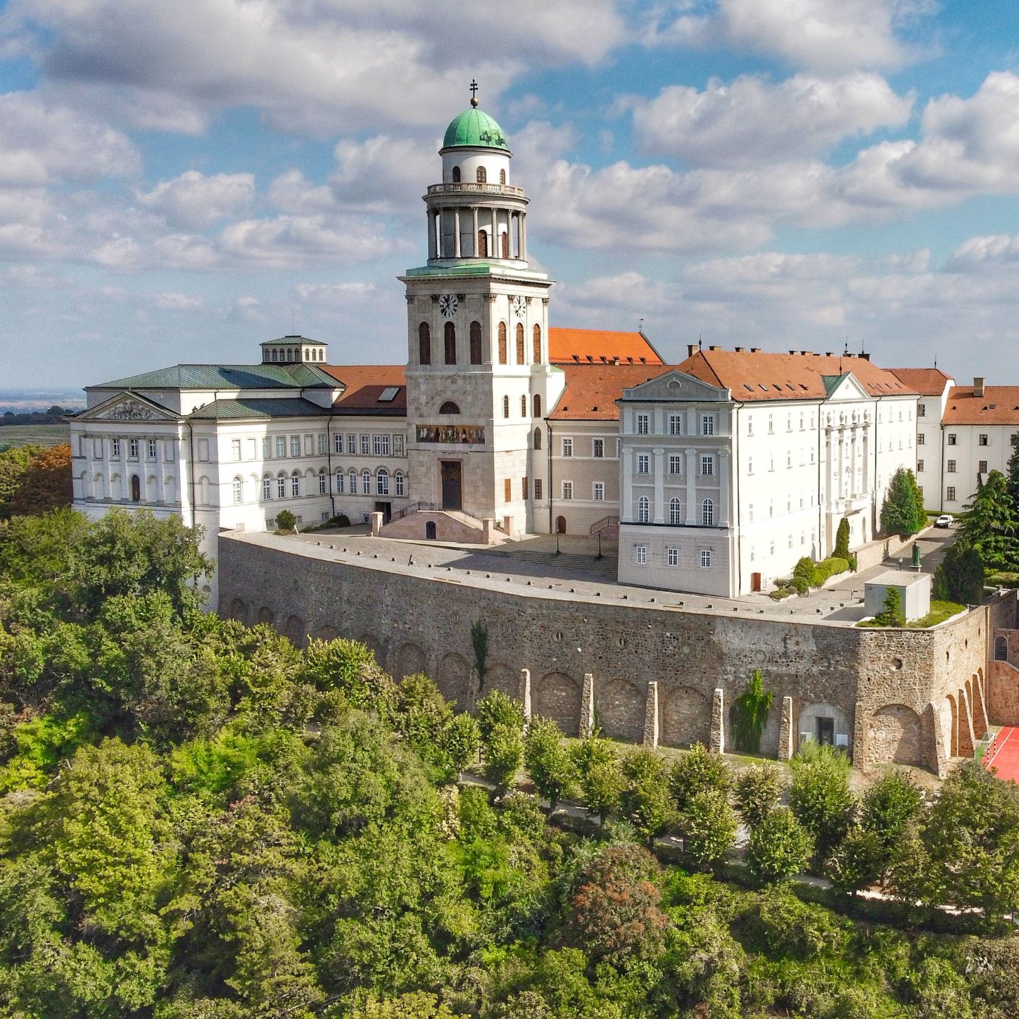 Kert tematikával vár a 21. Arcus