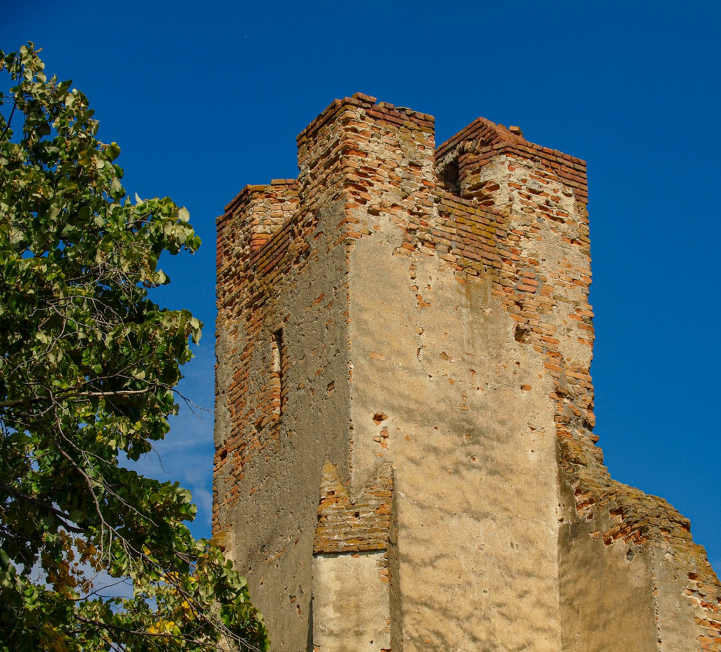 Felújítják a somolyi középkori templomromot