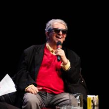 Úgy leplezem magam, hogy leleplezem magam