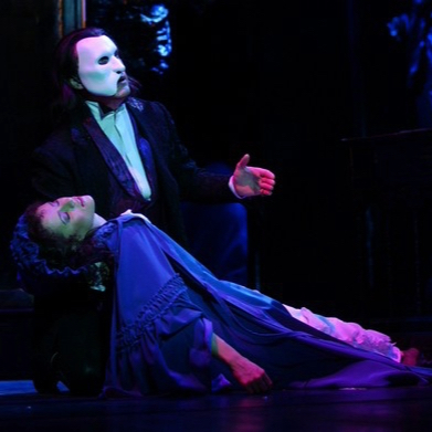 Fotókiállítás nyílt Az operaház fantomjaból