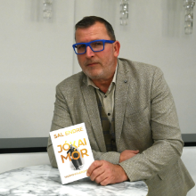 Bemutatták a Jókai Mór harmincháromszor című kötetet