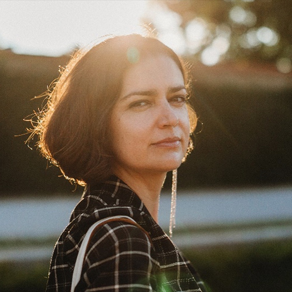 Megjelent Ljuba Jakimcsuk Donbaszi sárgabarackok című kötete