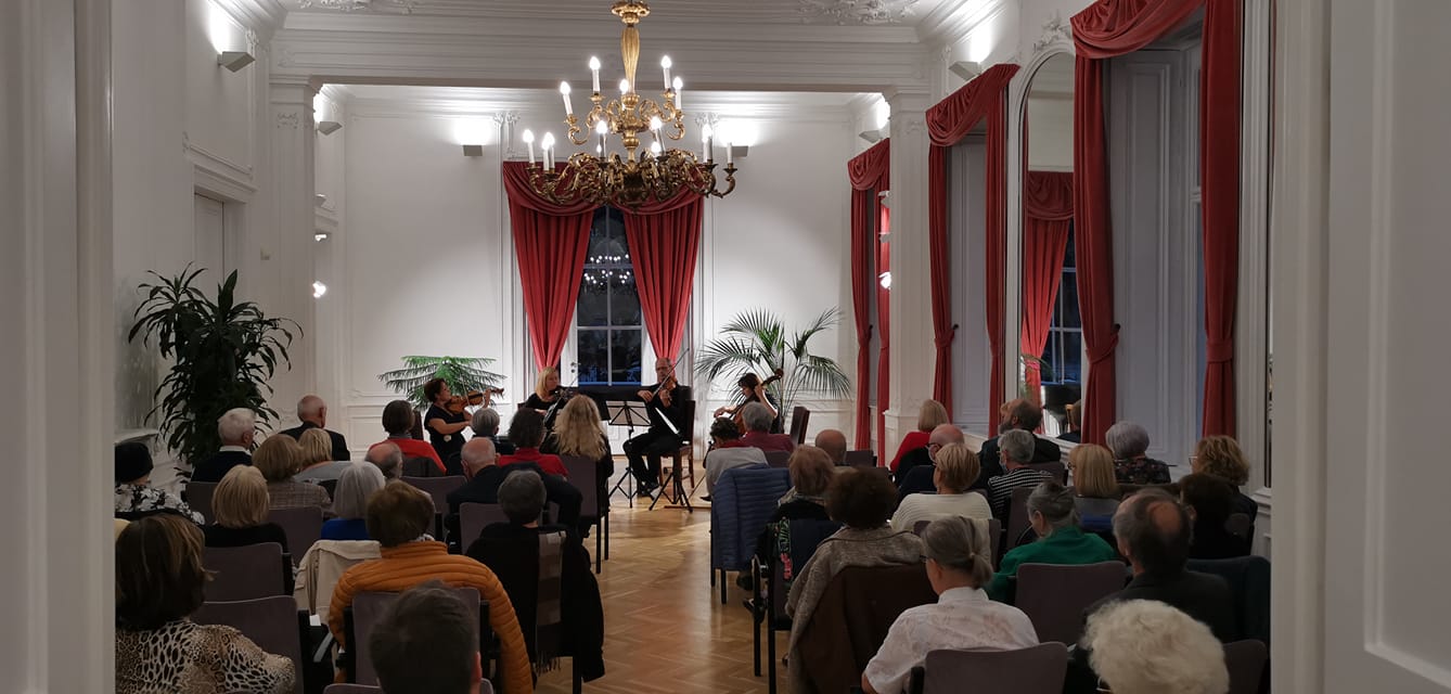 Junior Prima díjas zenészek koncertje az Ötpacsirta Szalonban