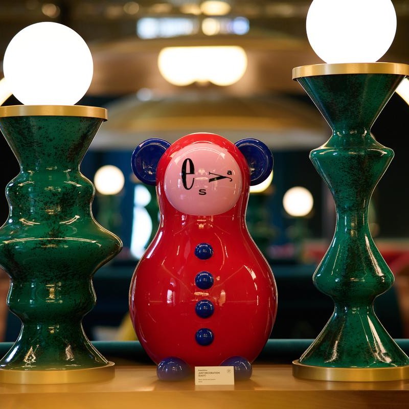 Kirakatban a kétely