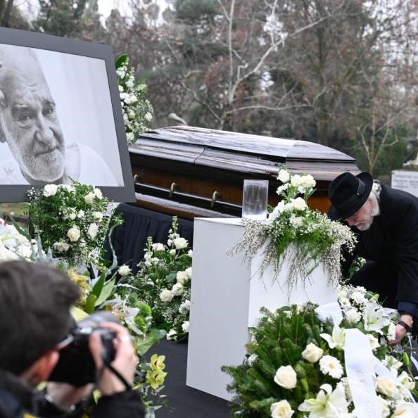 Végső búcsút vettek Tarr Bélától