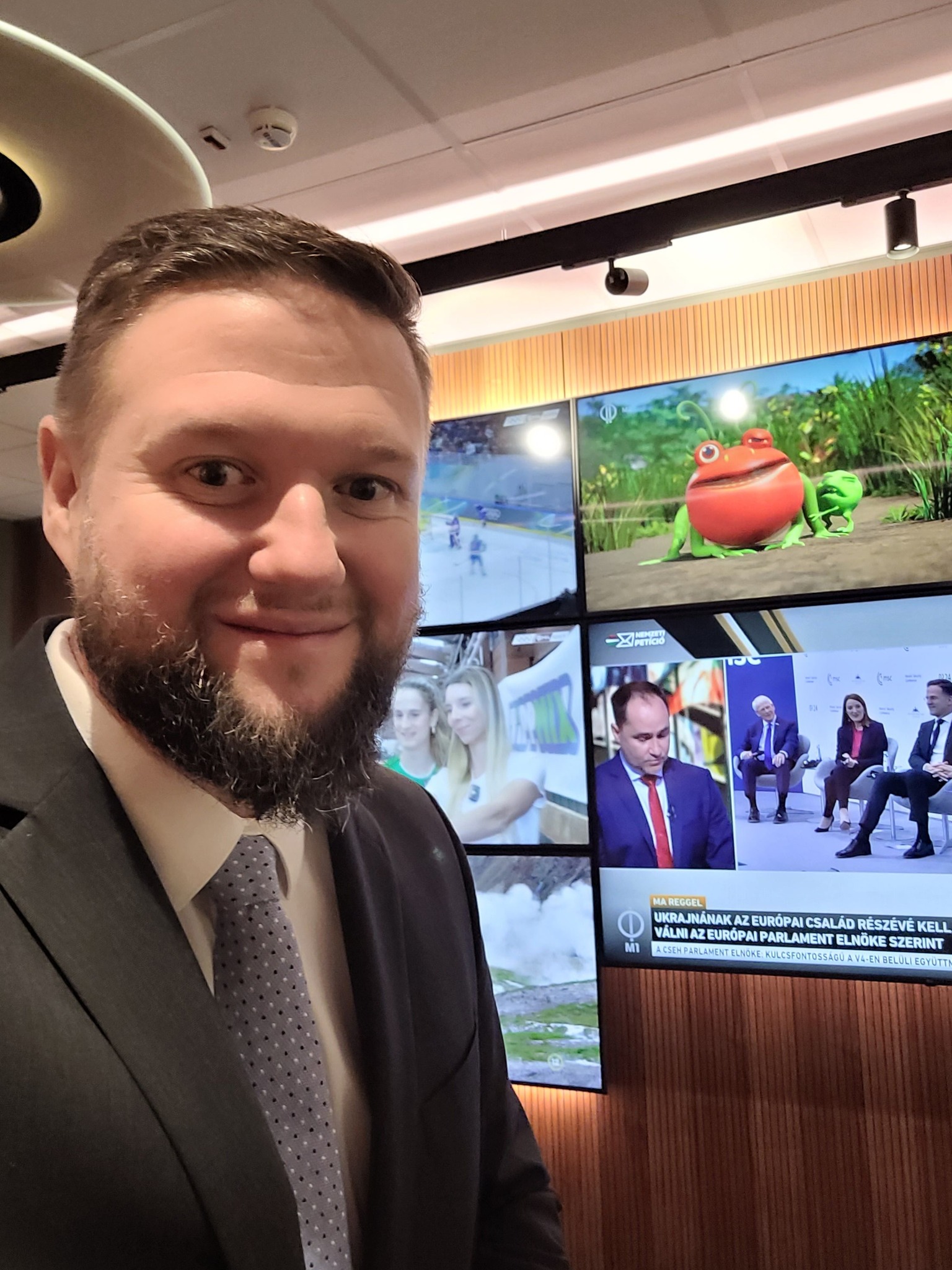 Támogatás könyvtáraknak és levéltáraknak