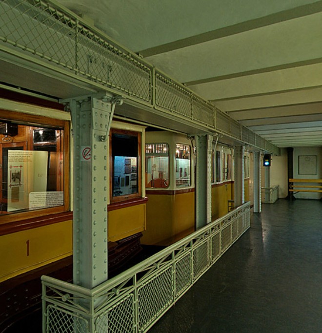 Földalatti múzeumlátogatás