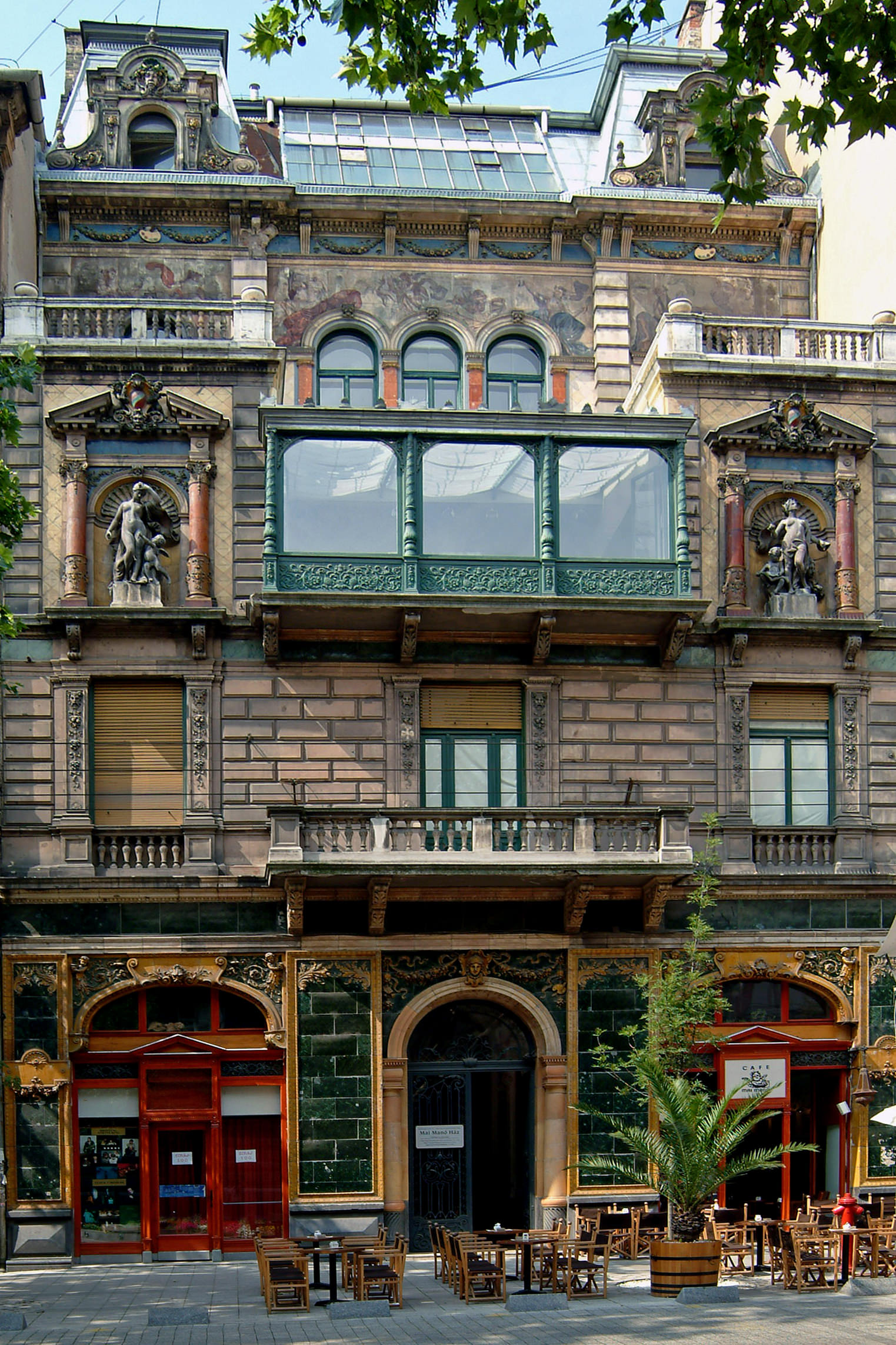 Kiállítások a Mai Manó Házban