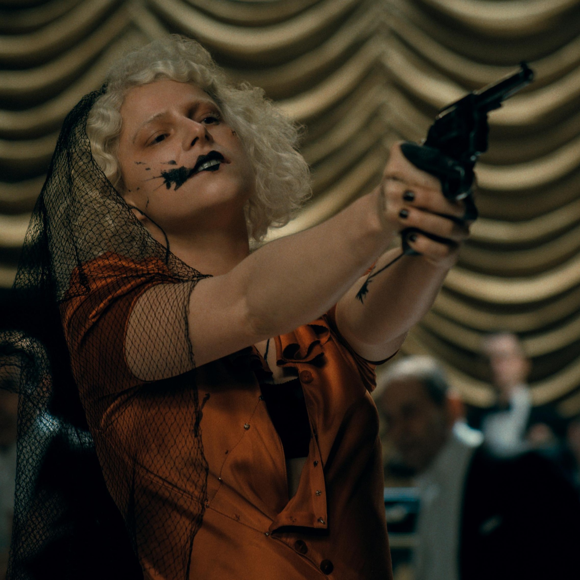 Frankenstein szörnye Bonnie és Clyde-ot játszik