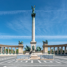 Újra teljes lehet a Hősök tere emlékműve