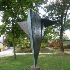 Szilassi-poliéder szoborváltozat Szegeden