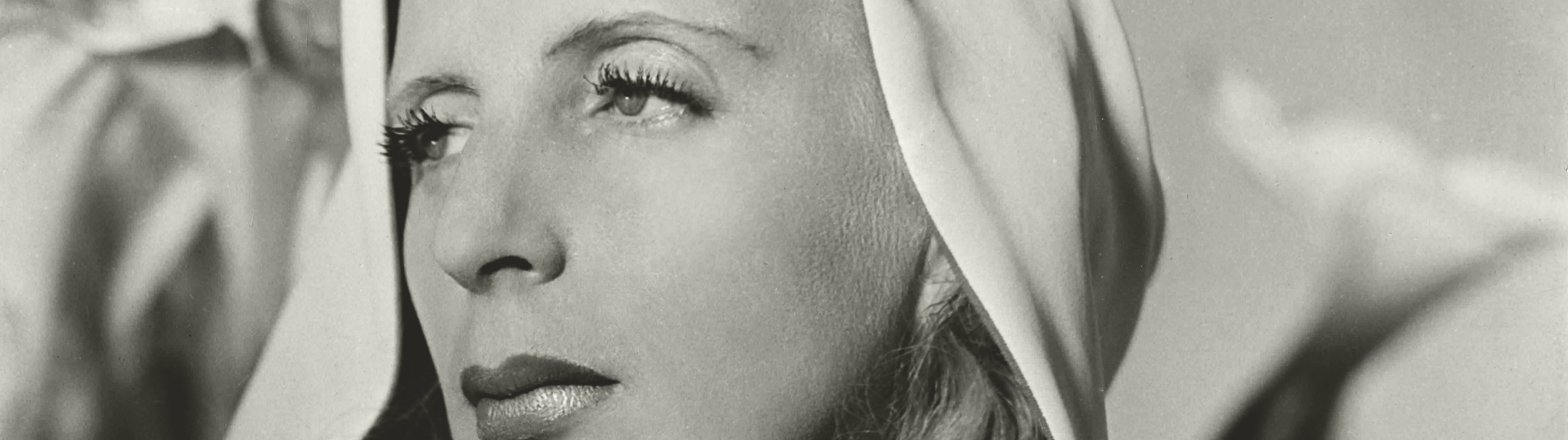 TAMARA ŁEMPICKA, AZ ART DECO KIRÁLYNŐJE – MAGYARORSZÁGON UTOLJÁRA