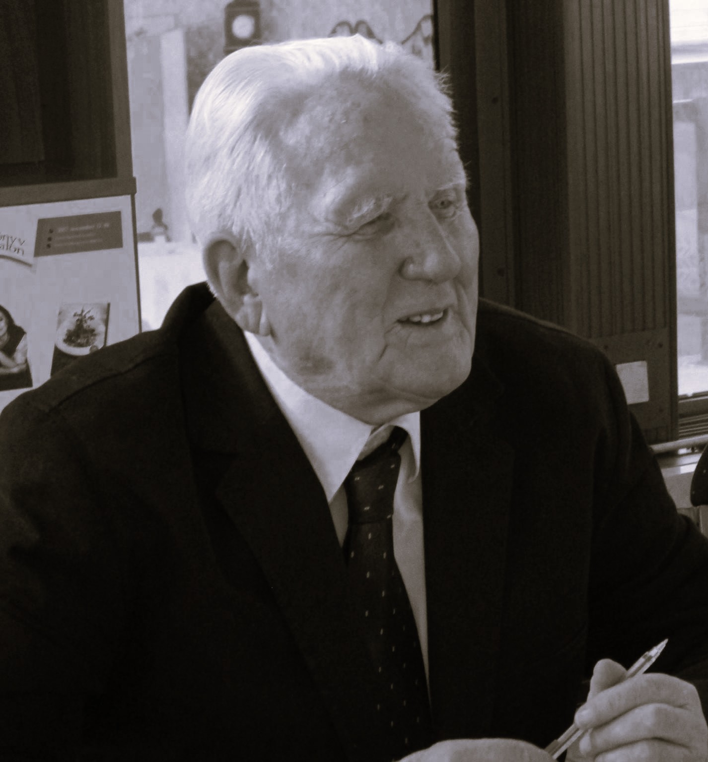 Elhunyt Czigány György