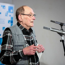 Asszonyi Tamás szobrászművész kiállítása Szentendrén