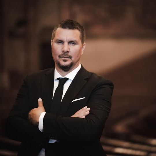 Kompetenciafelmérés és pályázatkiírások színházigazgatói pozíciókra