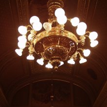 Opera fénye