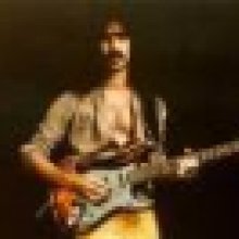 Árverésre bocsátják Hendrix megégett gitárját