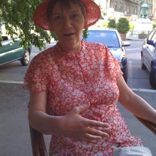 Anikónak magyarázok