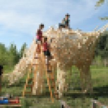 Csongrádi dinoszaurusz és keljfeljancsi