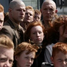 Gonosz vörhenyesek - Romain Gavras sötét tónusú korrajza