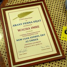 Idén Wacha Imre kapta a TINTA Könyvkiadó Arany Penna Díját