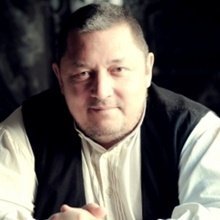 Vidnyánszky Attila marad