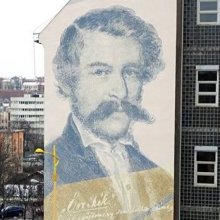 Arany-portré egy gimnázium tűzfalán
