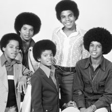 Jacko-dalokkal emlékezik a Jacksons Paloznakon
