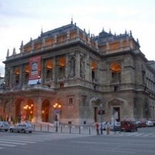 Gyászénekkel tiszteleg az Opera Zenekar és Énekkar