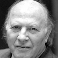 Felavatták Kertész Imre síremlékét
