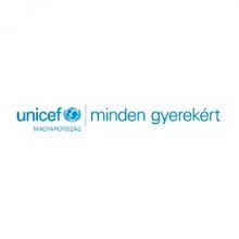 Mesékkel és tanácsokkal segíti a családokat az UNICEF Magyarország