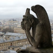 Macron engedélyezte az eredeti formában történő helyreállítást a Notre-Dame-székesegyházon