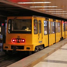 Kortárs költők versei a kisföldalatti állomásain