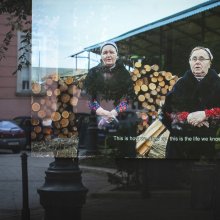 Hírdalcsokor performansz
