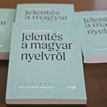 Megjelent a Jelentés a magyar nyelvről sorozat legújabb kötete