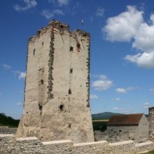 Átadták a megújult nagyvázsonyi Kinizsi-várat