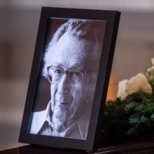 Végső búcsút vettek Lator Lászlótól a Farkasréti temetőben