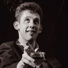 Elhunyt Shane MacGowan, a Pogues frontembere