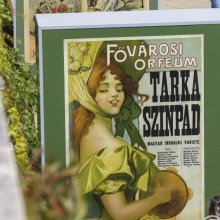 20. század eleji plakátok a Várkert Bazár rámpáján