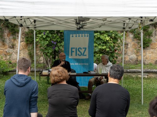 Az élet mindennek ellenáll, de a legszerencsésebb, ha nem leszünk írók
