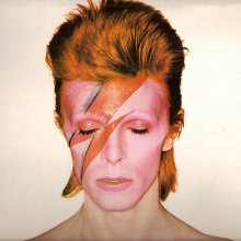 Let's Dance: Bowie a Kobuciban
