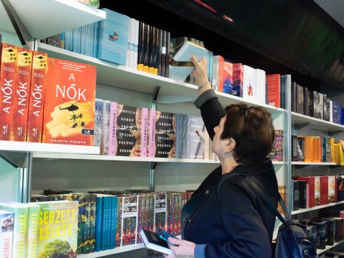 Bezúzni a világ kirakatüvegét