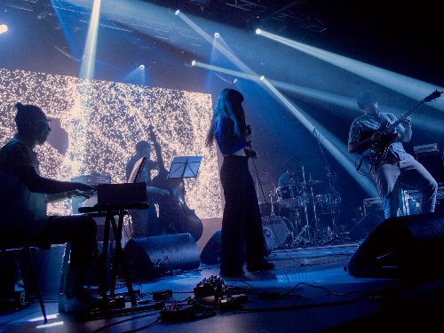 Hangban oldott valóság