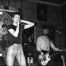 Joy Division-dalok a Sziámi Isolated előadásában