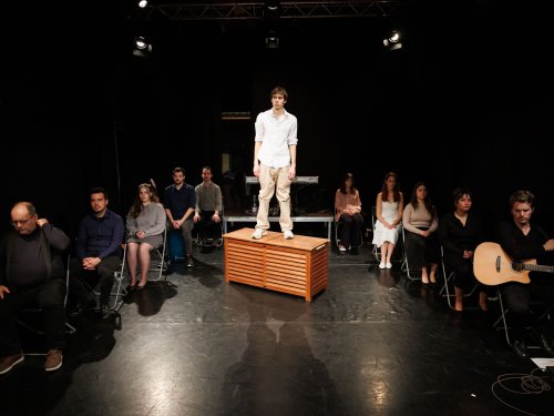 Feltámasztani József Attilát