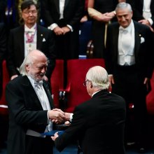 Krasznahorkai László átvette az irodalmi Nobel-díjat