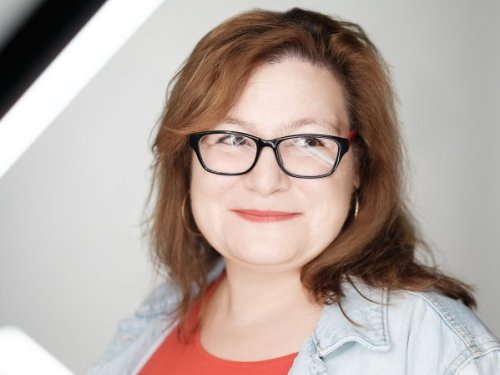 A történetmesélés felszabadító ereje – beszélgetés Végh Ildikóval