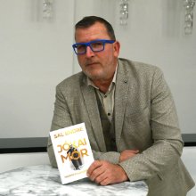 Bemutatták a Jókai Mór harmincháromszor című kötetet