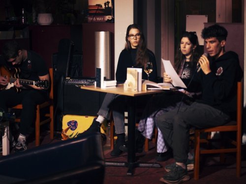 Szégyen és játék, ha találkoznak