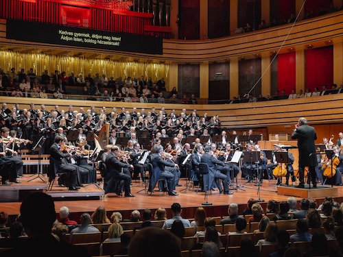 Jöjjetek, imádjuk?